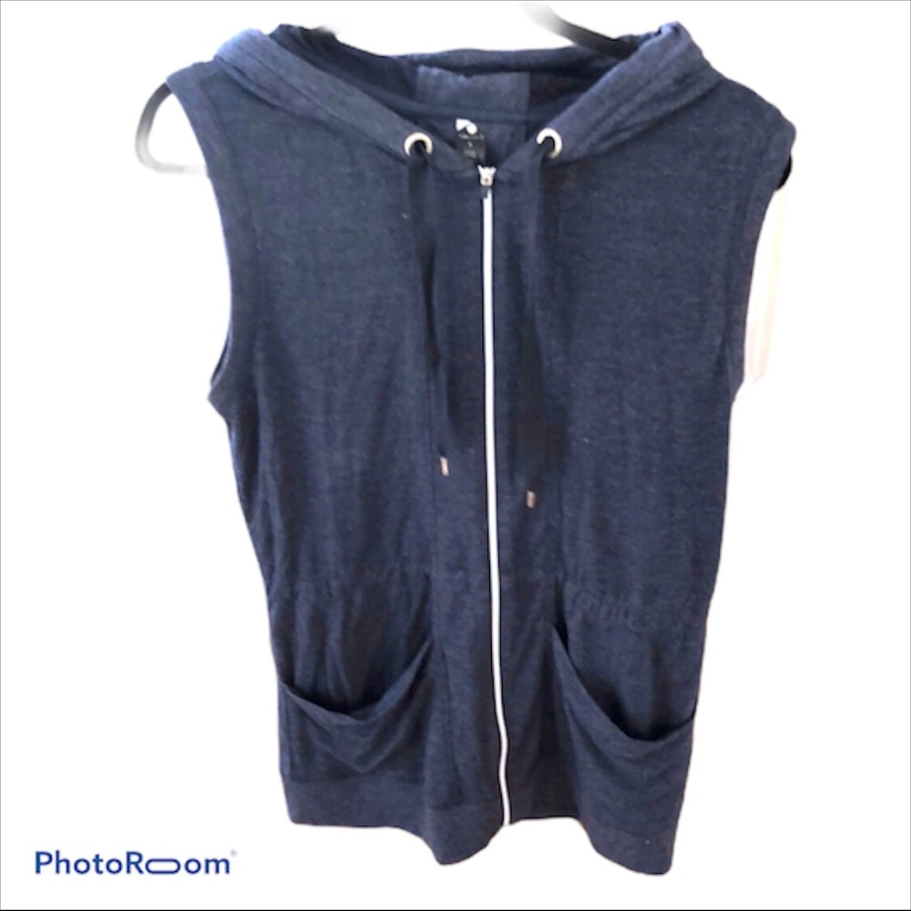 Yogalicious zip front light knit jacket, size S
